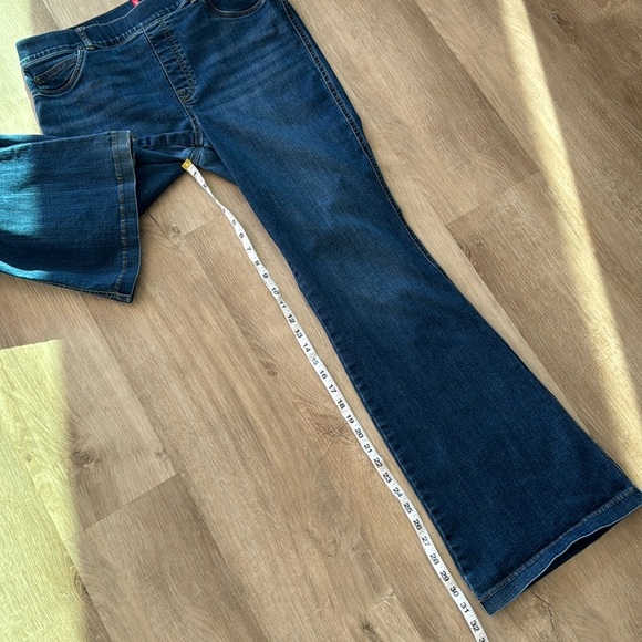 SPANXshape EveryWear Flare Jeans sz XL - Picture 4 of 10